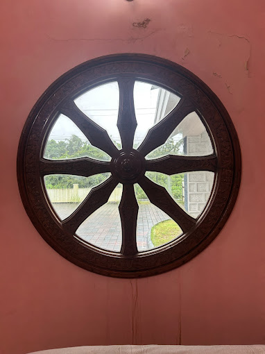 Llocationsuxury air-conditioned private room with king bed, modern bathroom, and panoramic sea view